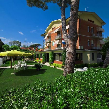 Hotel Versilia Lido di Camaiore Exterior foto