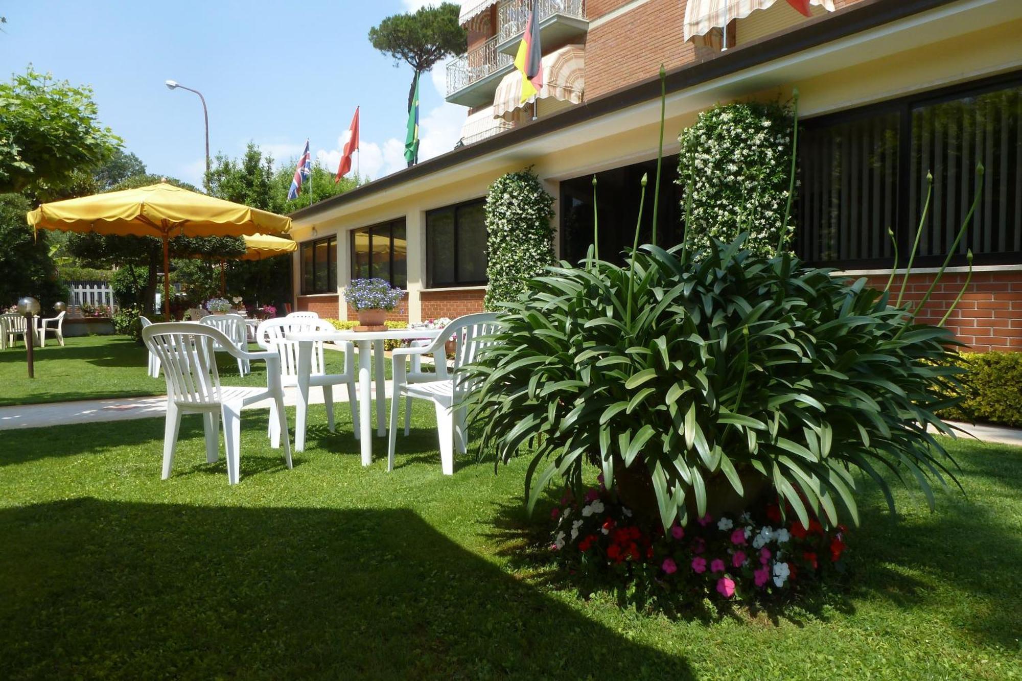 Hotel Versilia Lido di Camaiore Exterior foto