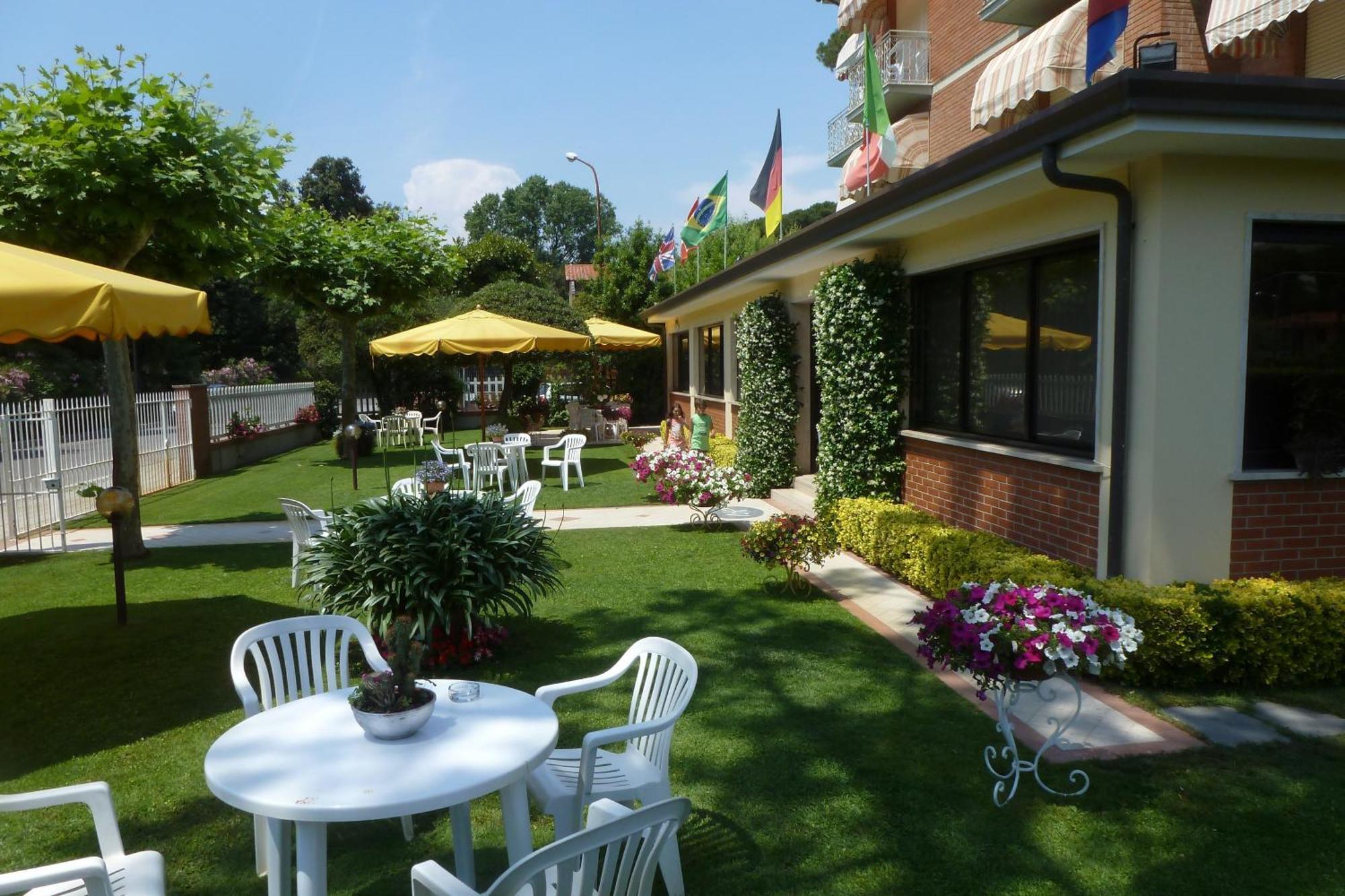 Hotel Versilia Lido di Camaiore Exterior foto