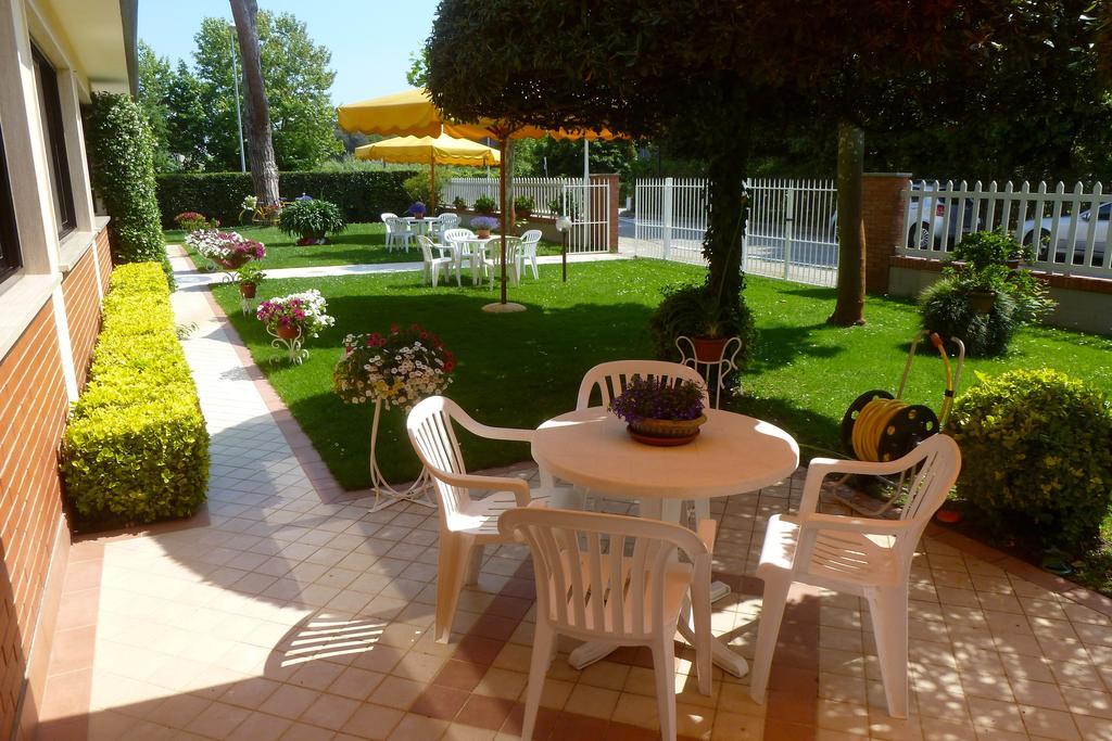 Hotel Versilia Lido di Camaiore Exterior foto