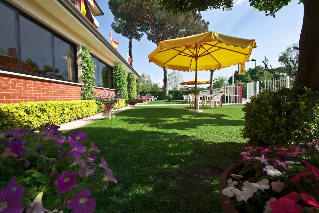 Hotel Versilia Lido di Camaiore Exterior foto